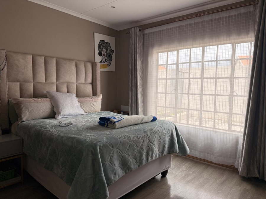 3 Bedroom Property for Sale in Waterkloof East North West